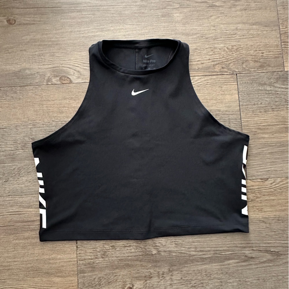 Nike Crop Top